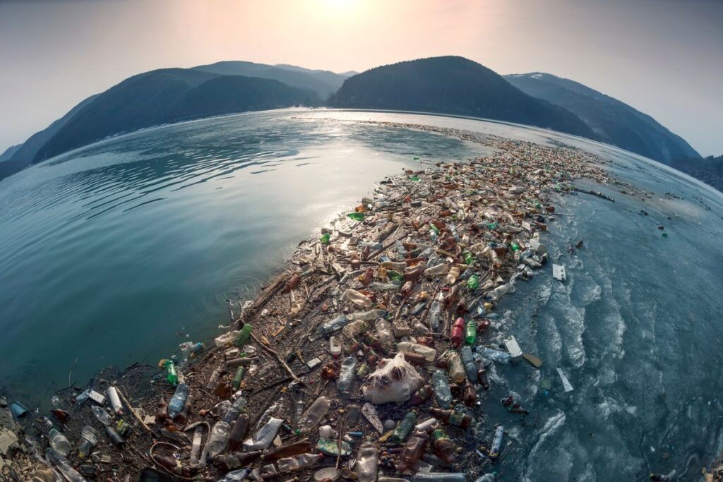 Isola di plastica nel mare