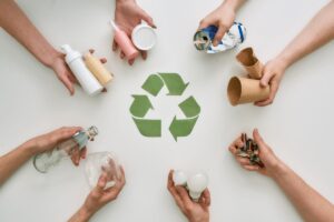 Il segreto per risparmiare e salvare il pianeta: come trasformare i tuoi vecchi cosmetici in tesori eco-friendly