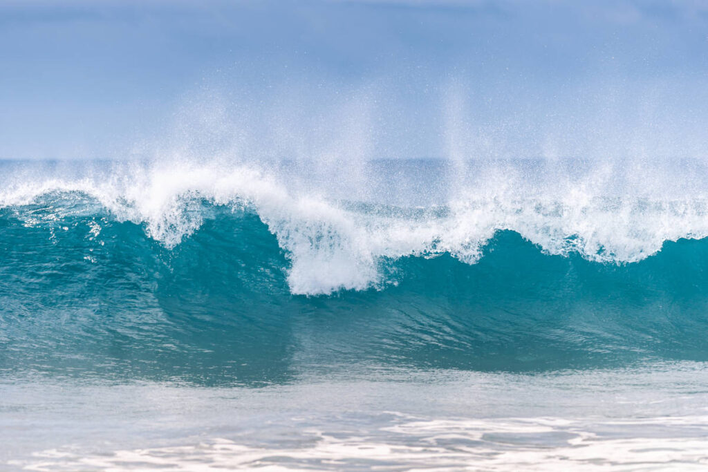 Onde alte nell'oceano