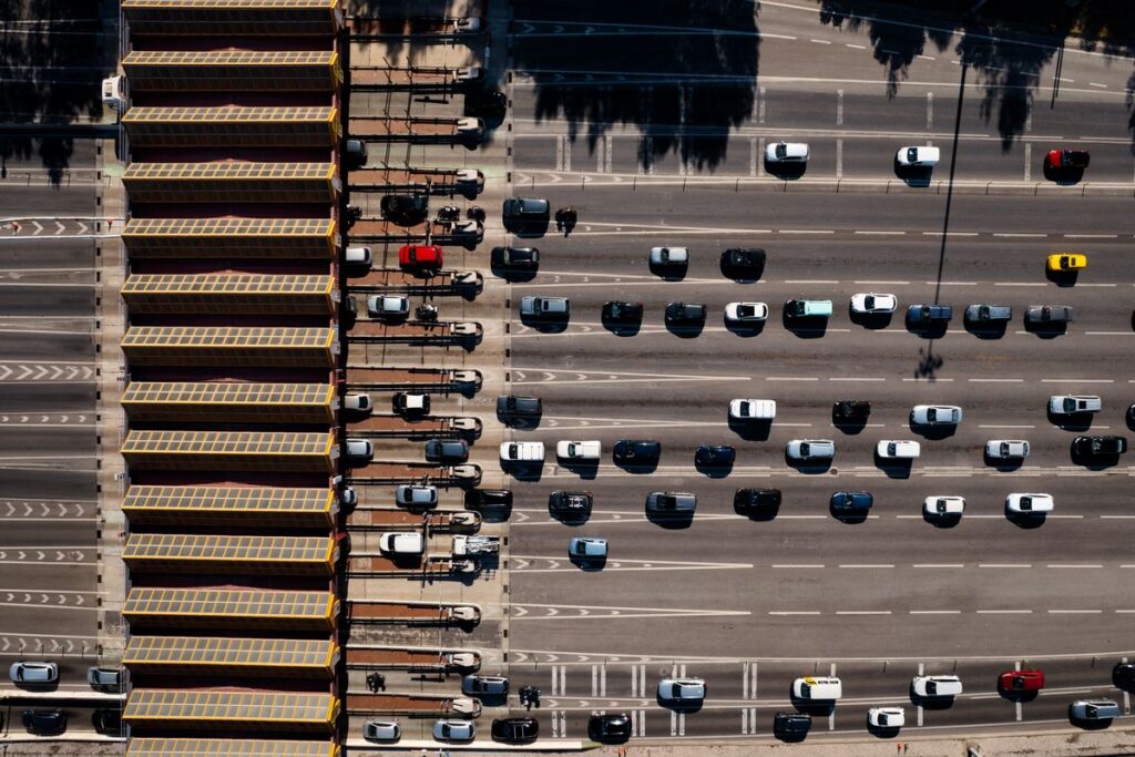 Coda al casello di un'autostrada